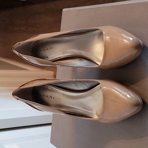 Tahari  "Party" mushroom colored patent leather platform heels
